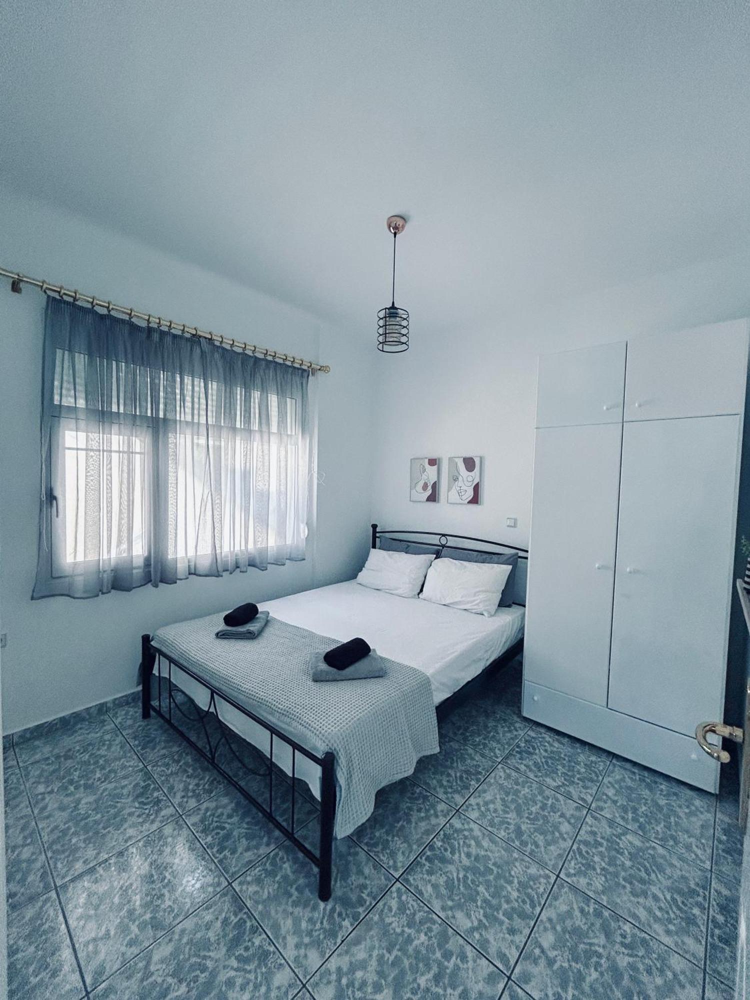 Coastline Apartment Néa Péramos 外观 照片